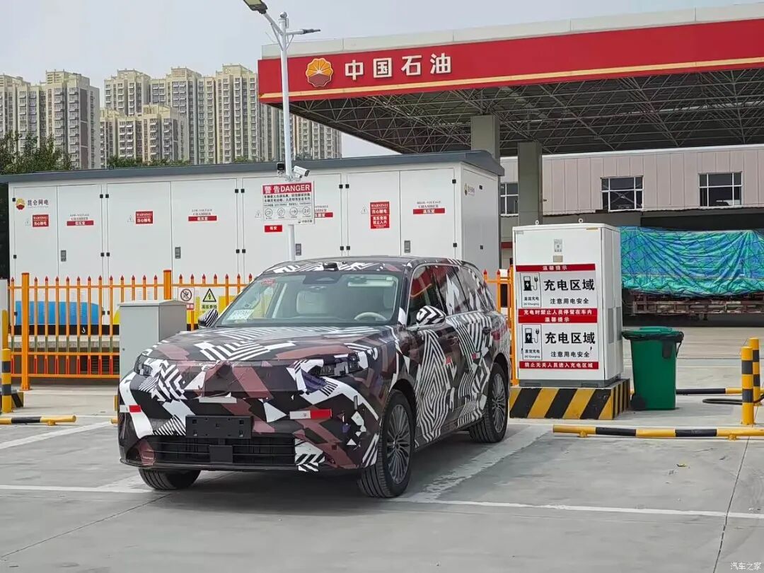 2.0T插混,2+2+2六座SUV,双联大屏,零百加速只要4秒多!