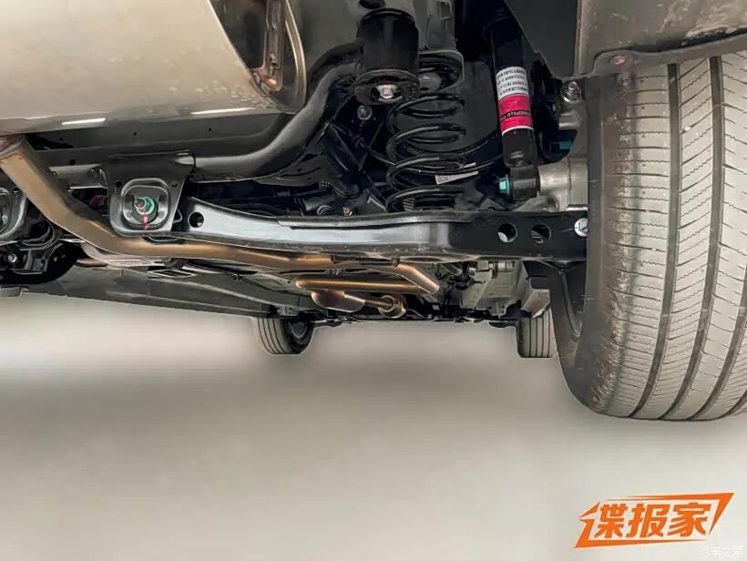 溜背造型，贯穿式尾灯，小号瑞虎8要来了？