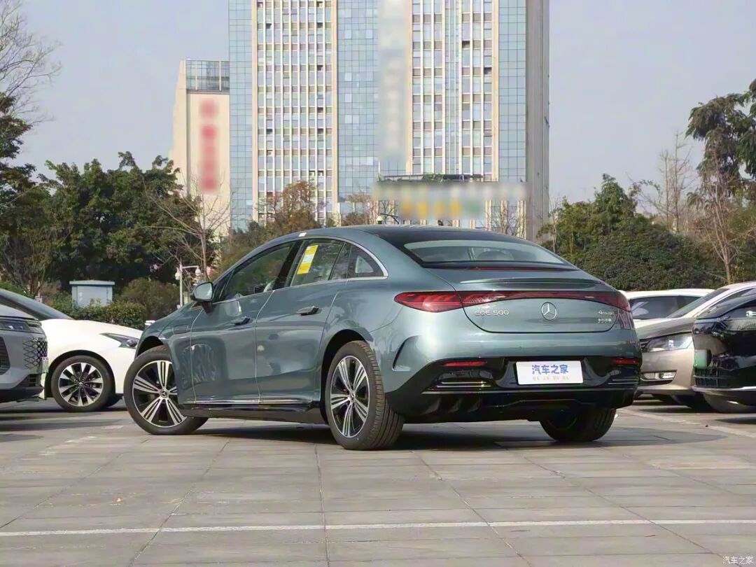 零百加速4.9秒，轴距超3米1，买中大型豪华轿车的看看这辆！