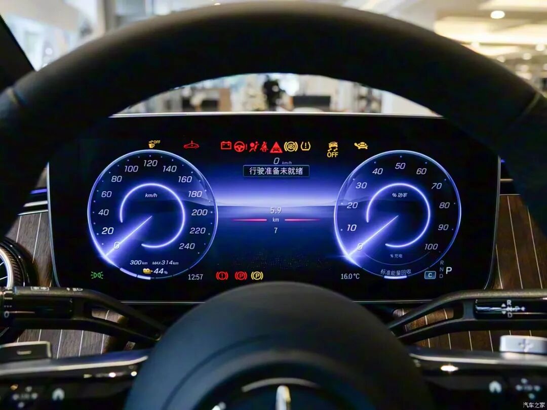 零百加速4.9秒，轴距超3米1，买中大型豪华轿车的看看这辆！