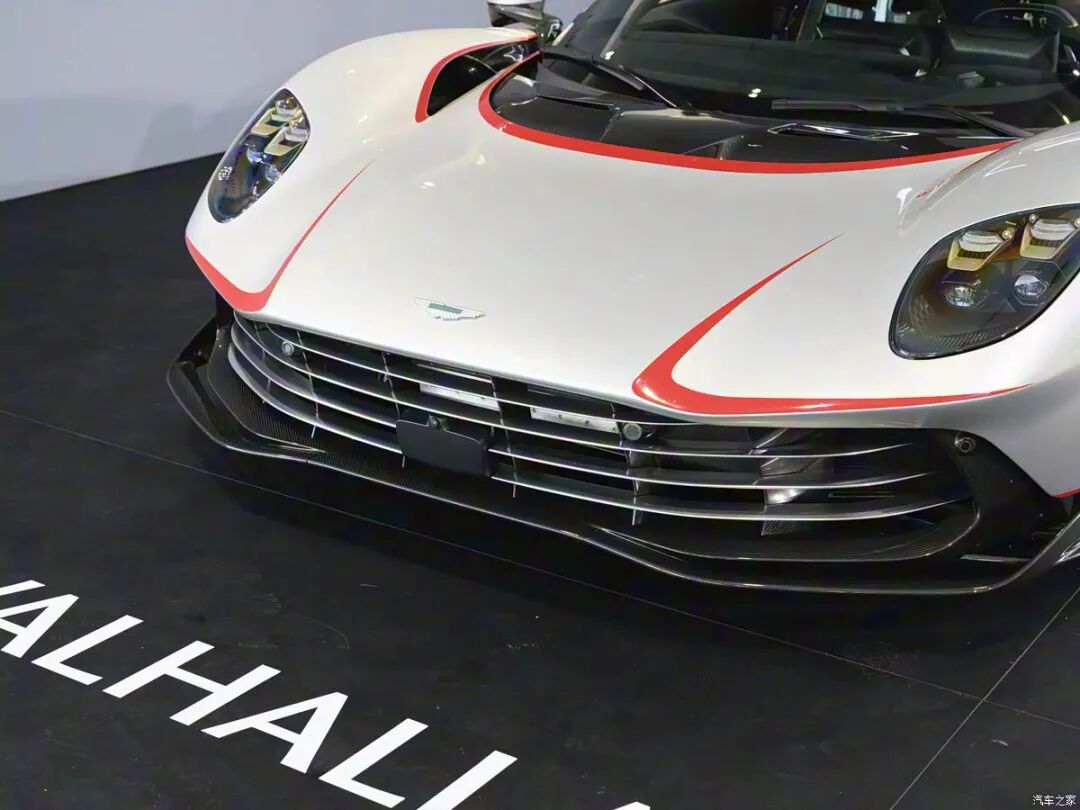 千万超跑限量999台,4.0升V8、1079马力,我兄弟会开它带我兜风的!