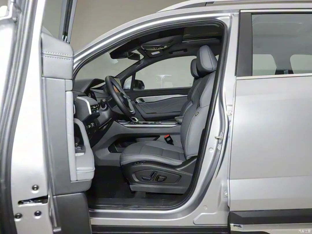 8.99万起,1.5TD+7DCT,5/6/7座可选,540度全景影像,选它还是瑞虎8/哈弗H6L?