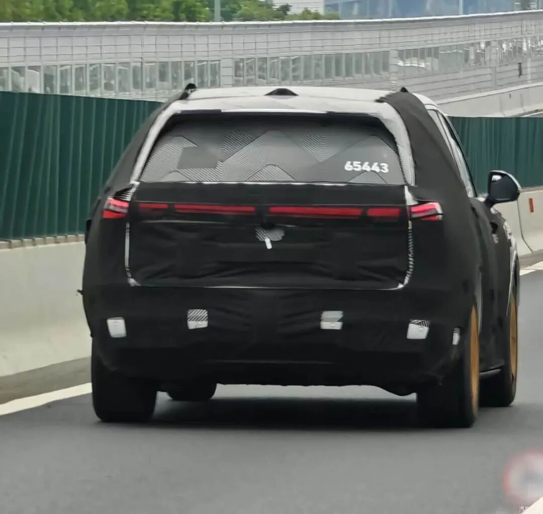 “大哥”销量超预期，五座SUV“老弟”明年再来！网友：期待价格！