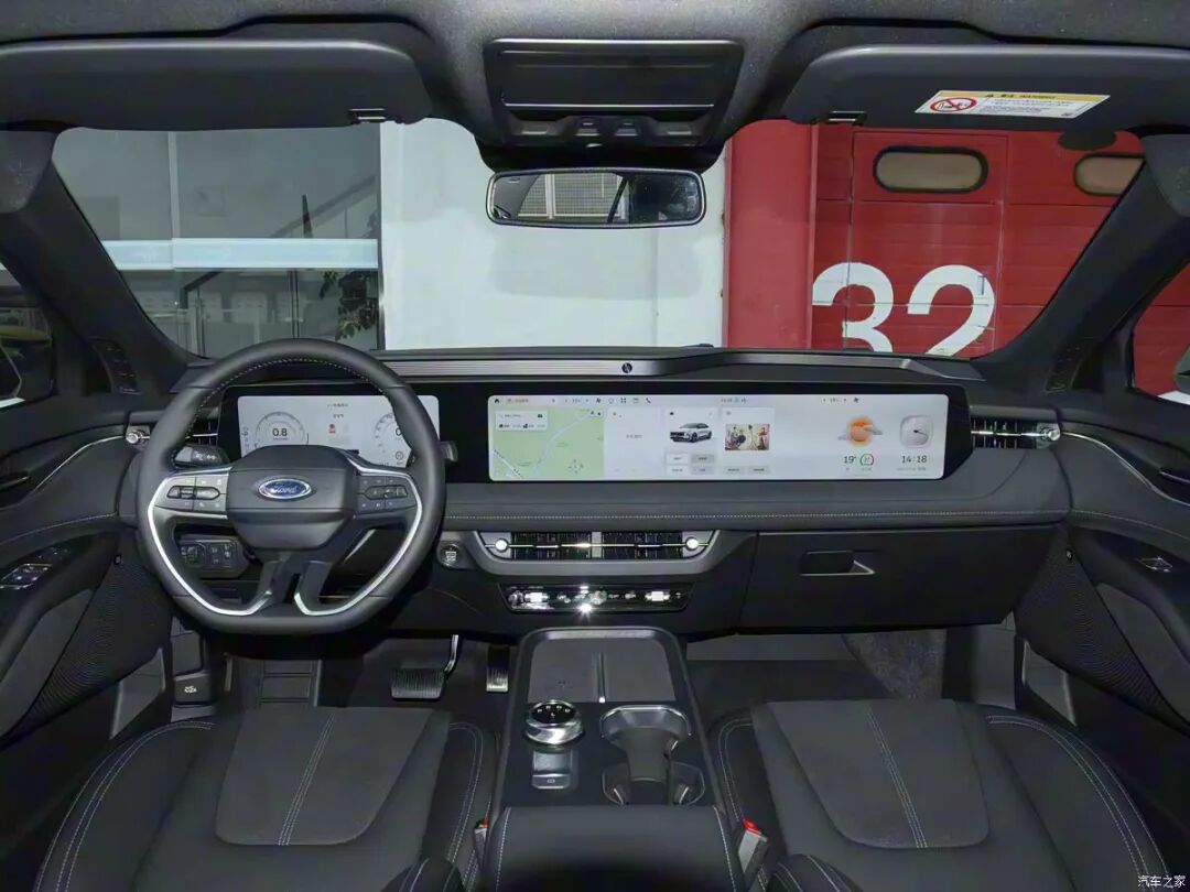 2.0T+8AT，27英寸4K大屏，轴距近3米，买中型车的看看这辆！