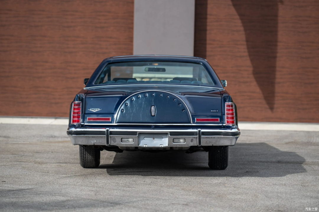 79年的双门轿车，成交价还能近百万？