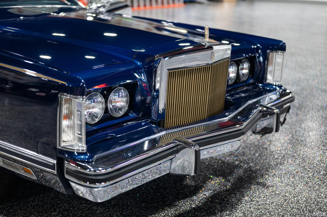 79年的双门轿车，成交价还能近百万？