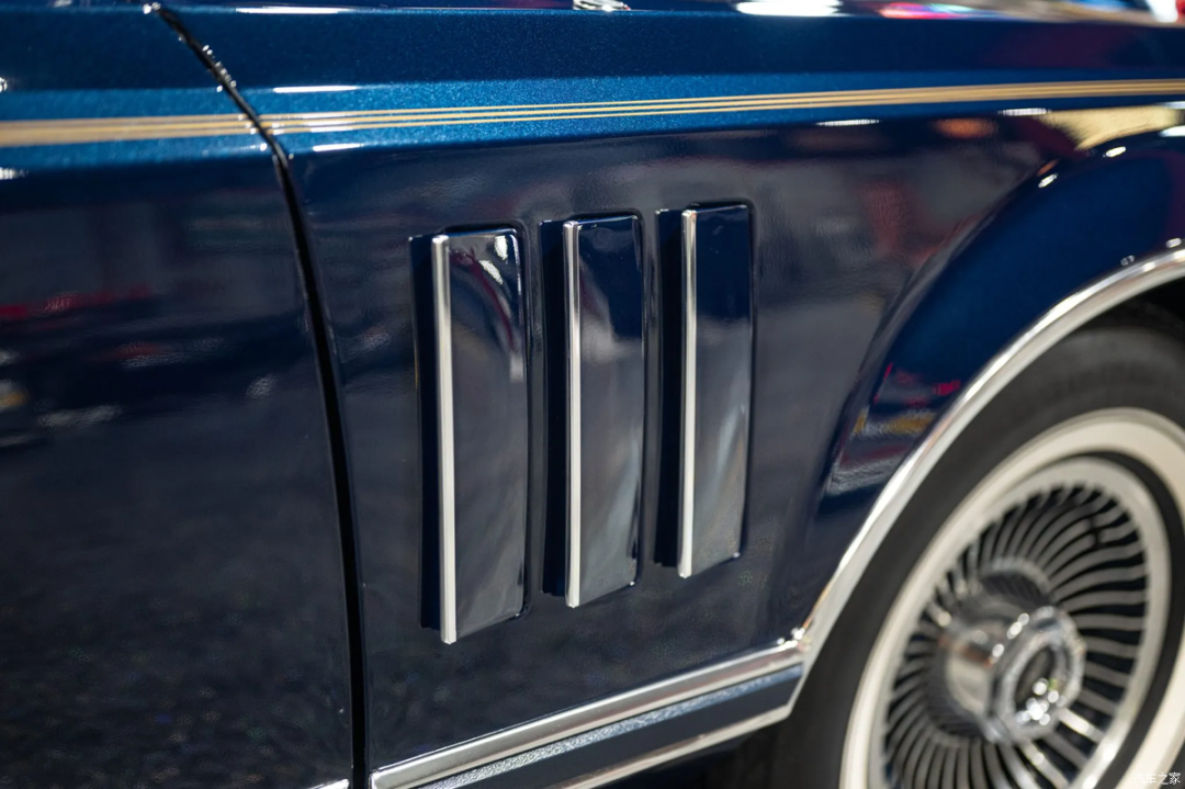 79年的双门轿车，成交价还能近百万？