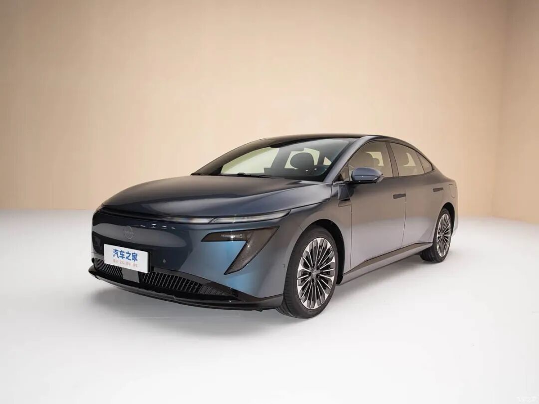 10万级大沙发+高智能,“电动天籁”大获成功,“插混轩逸”不得更火?