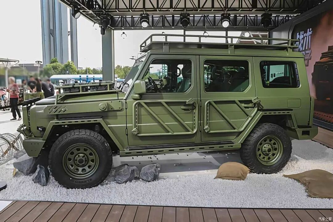 3.0T V6,420牛·米,硬核军事风“战术方盒子”,大G平替来了?