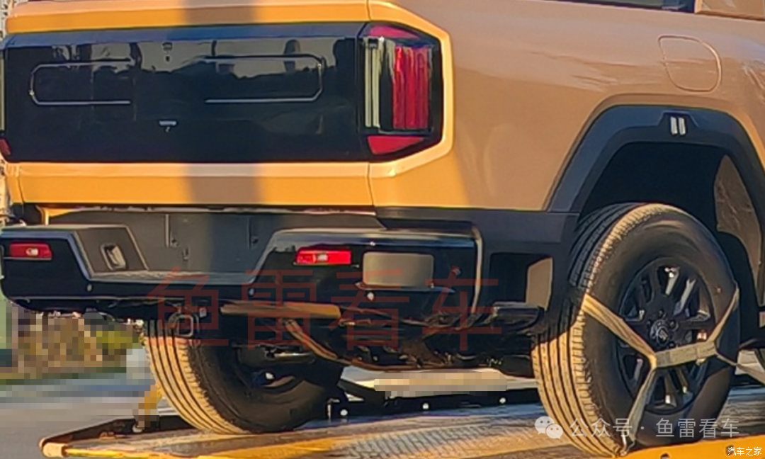 硬核配置叫板“长城炮”?2.0TD混动,喜欢硬汉越野的看看这辆!