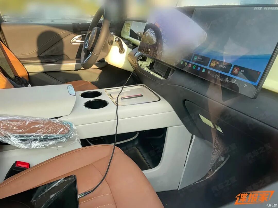 内饰变化巨大!颇具“新势力”风格,新款红旗HQ9谍照曝光!