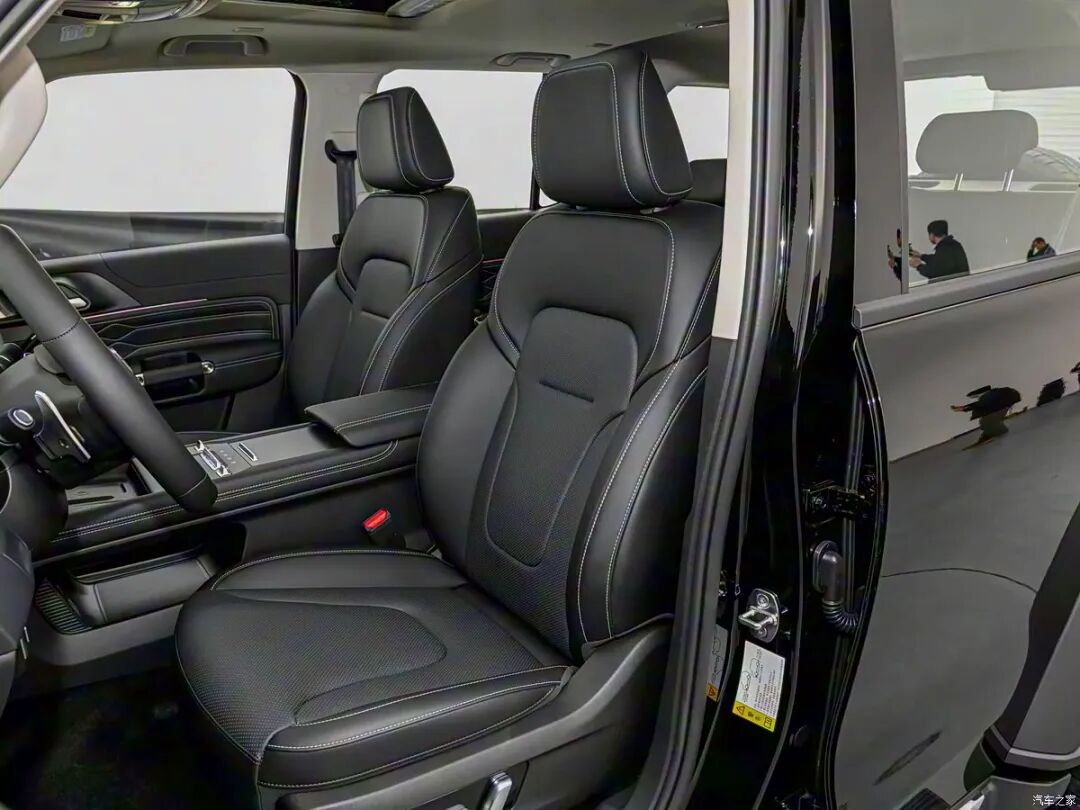 2.0T、750牛·米,6.7秒破百,亏电油耗降低,充电更快!