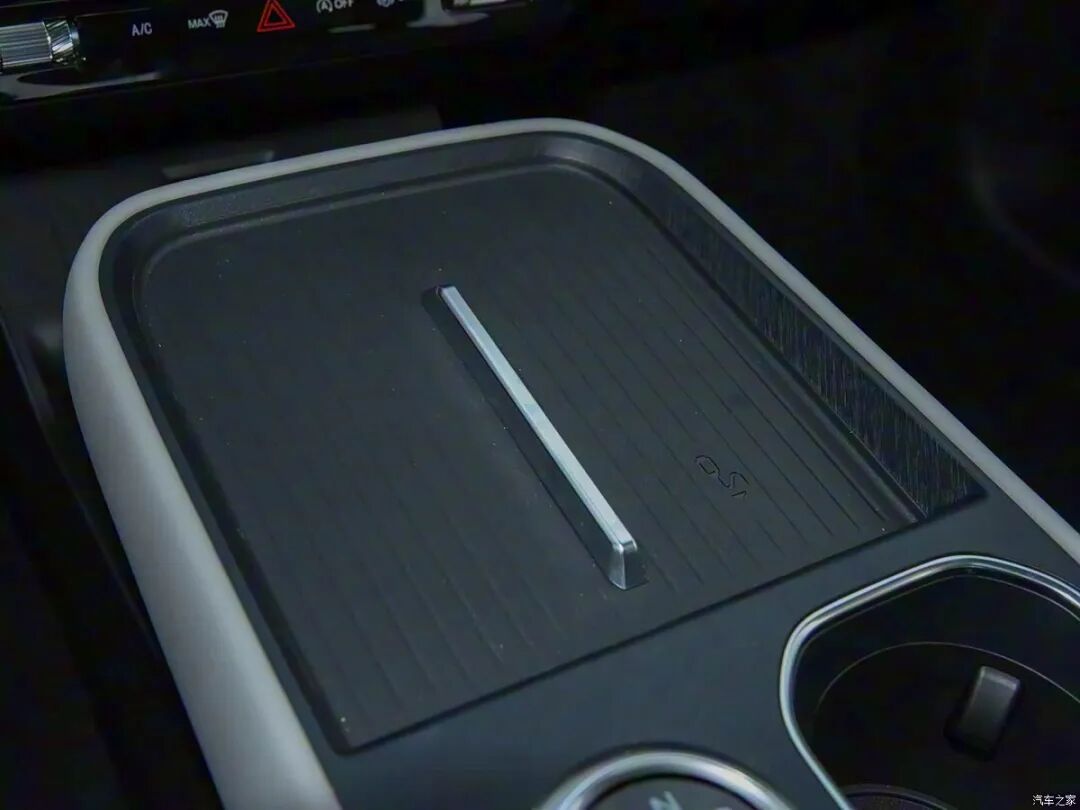 车长近5米，2.0T+8AT、408N·m，14.98万起，选它还是选海豹06 DM-i？