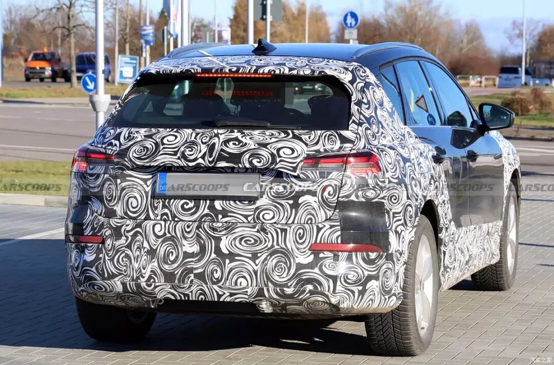 中控台环抱式设计，弧形双联屏，奥迪粉等等新车！