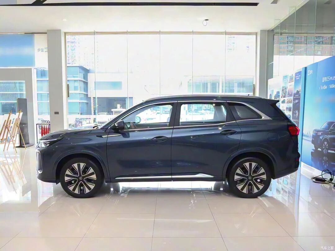 15.6英寸大屏，电动天窗，电子怀挡，11.98万起就买中型SUV！