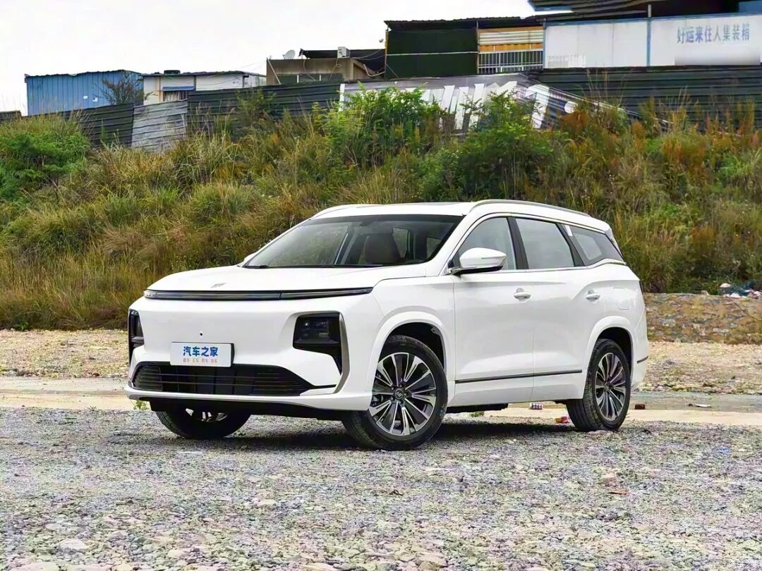 15.6英寸大屏，电动天窗，电子怀挡，11.98万起就买中型SUV！