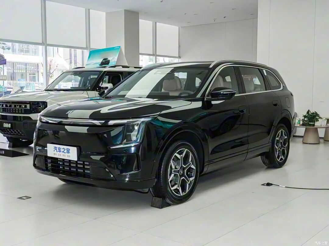 15.6英寸大屏，电动天窗，电子怀挡，11.98万起就买中型SUV！