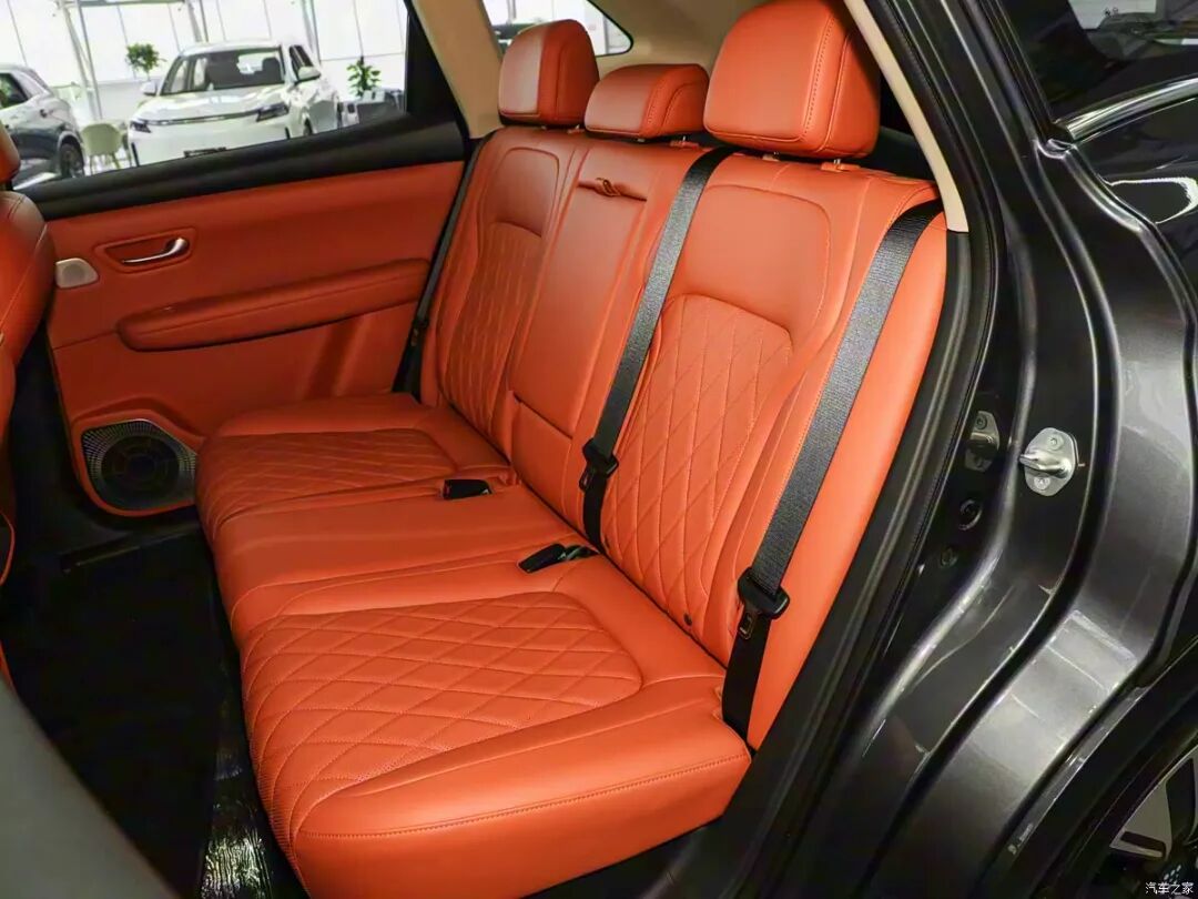 15.6英寸大屏，电动天窗，电子怀挡，11.98万起就买中型SUV！