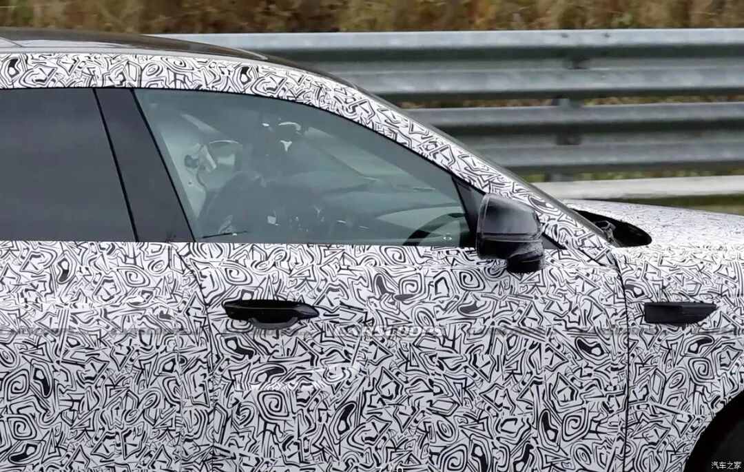 10年之后宾利再推第二款SUV！价格更低，设计更加激进？！