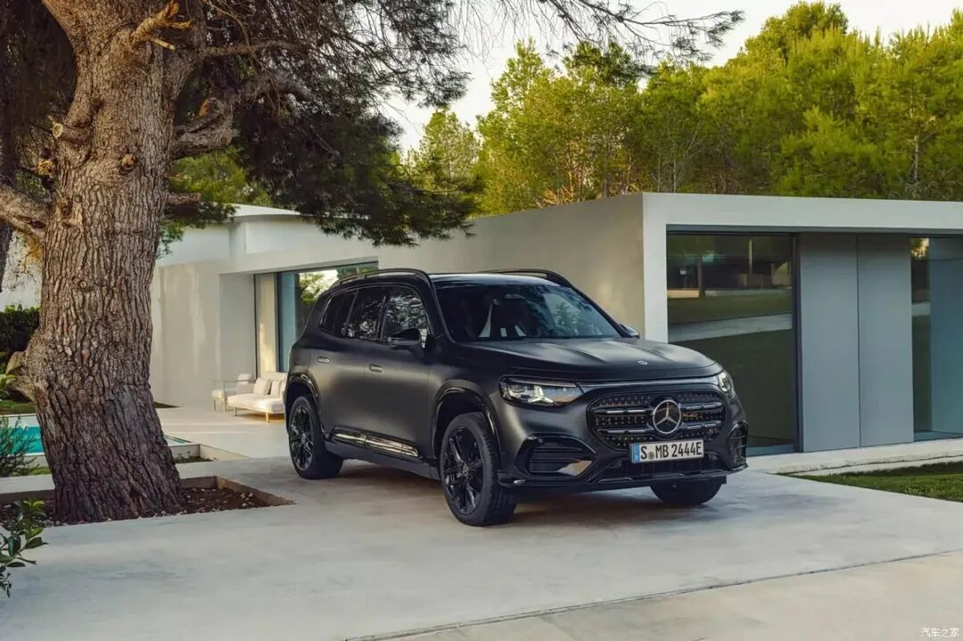 轴距增加60mm,盾型前格栅,贯穿式尾灯,超级屏幕,你选燃油版还是纯电版?