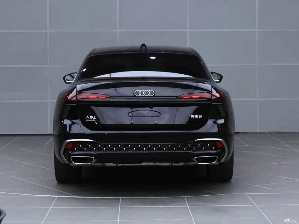 3.0T、367马力,21英寸大轮圈,A6子又上新!