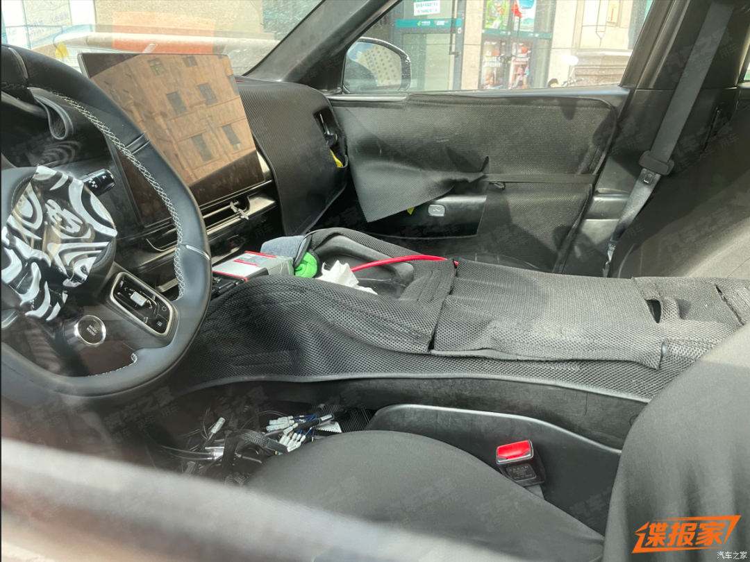 3.1秒破百,大6座SUV,直瀑式格栅,“小兄弟”来了,与9X区别很大!