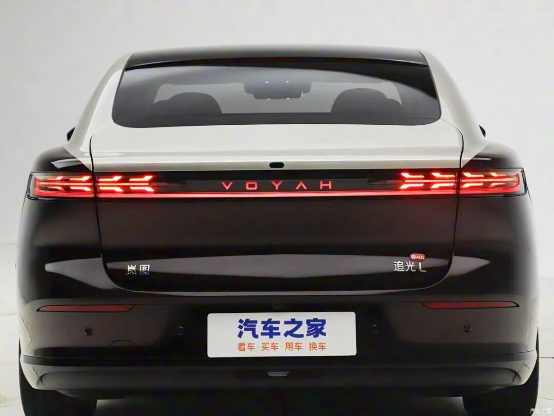 27.99万起!双色车身,续航1400km!目标直指BBA“56E”!