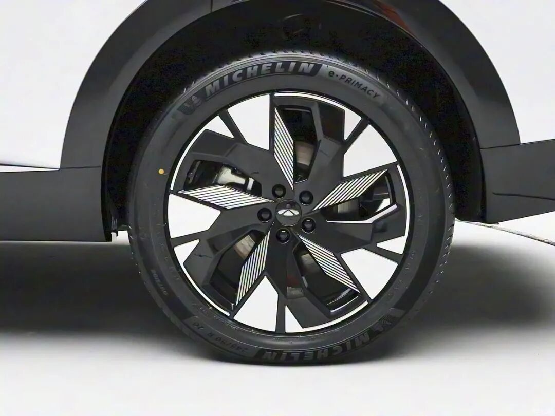 全新中型SUV!1.5T、330牛·米,车顶激光雷达,明年买车的先别急!