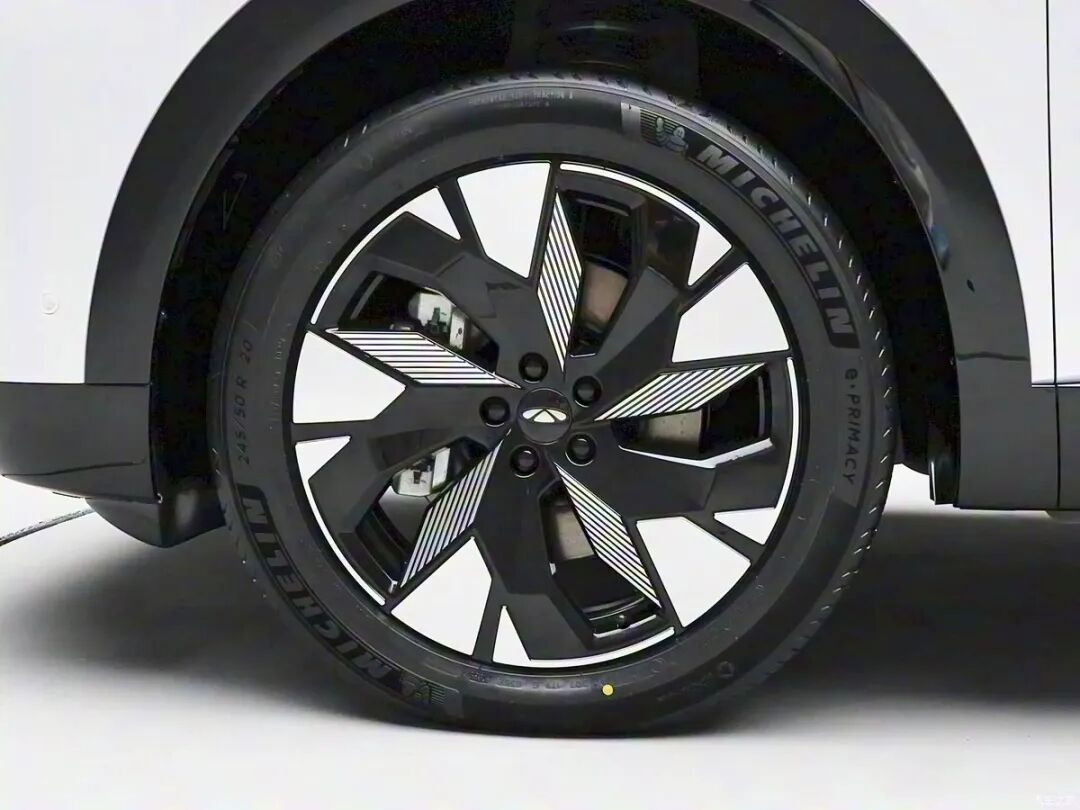 全新中型SUV!1.5T、330牛·米,车顶激光雷达,明年买车的先别急!