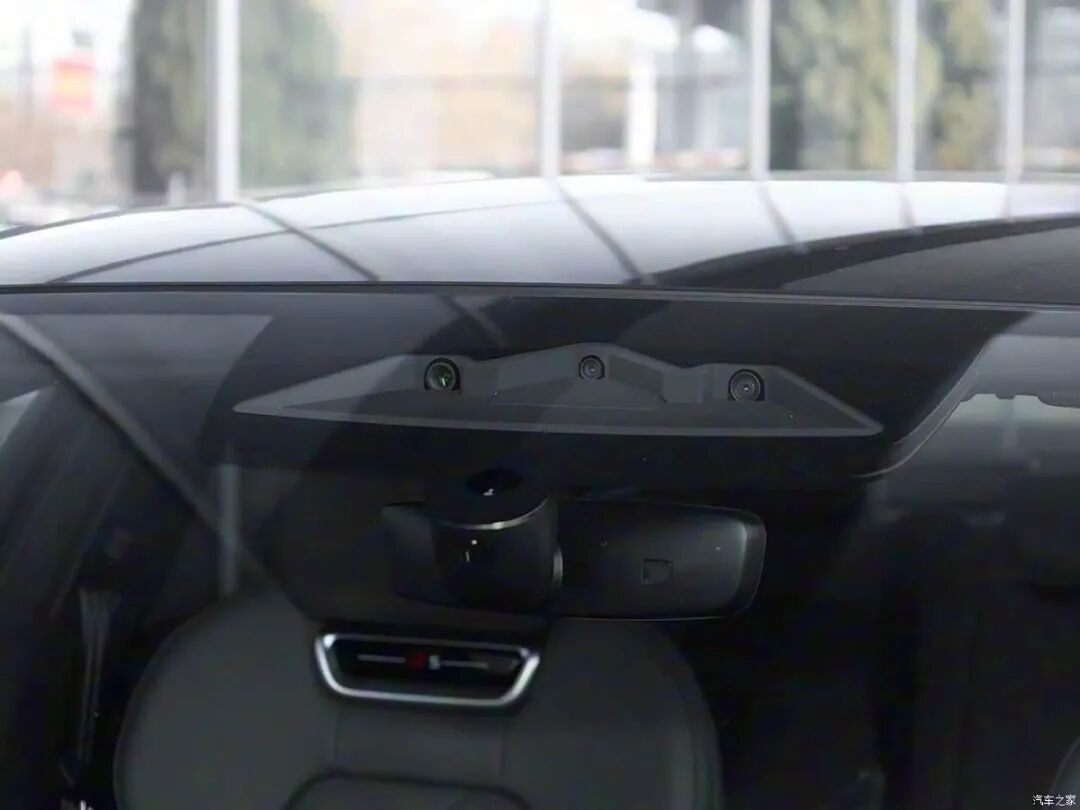 最强A6L来了!“大嘴前脸”,轴距3米多,还有20英寸轮圈!