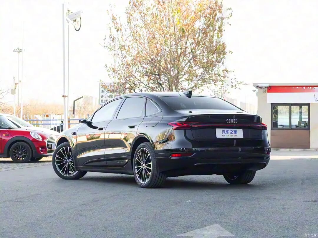 最强A6L来了!“大嘴前脸”,轴距3米多,还有20英寸轮圈!