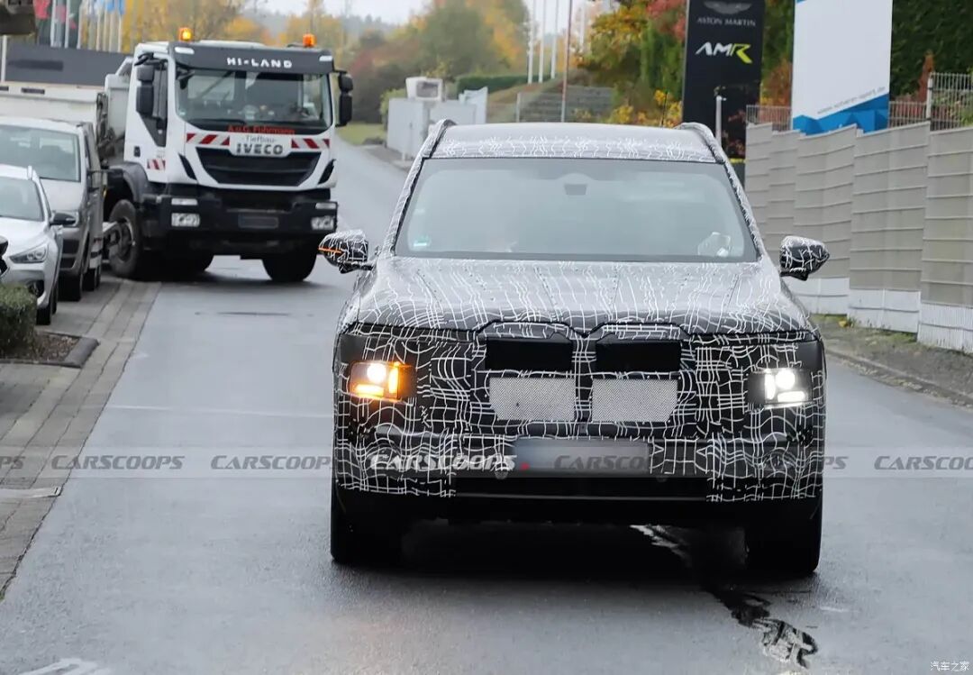 双肾格栅,分体式大灯,V8发动机+48V轻混,动力强劲!