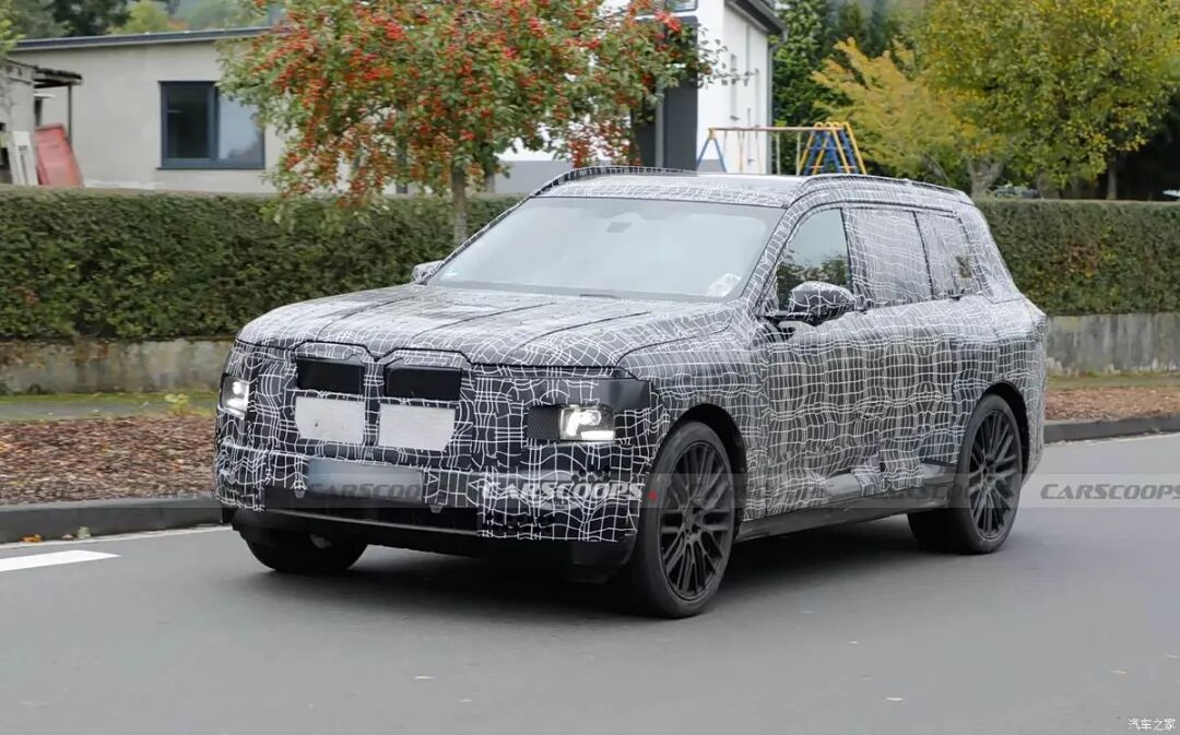 双肾格栅,分体式大灯,V8发动机+48V轻混,动力强劲!