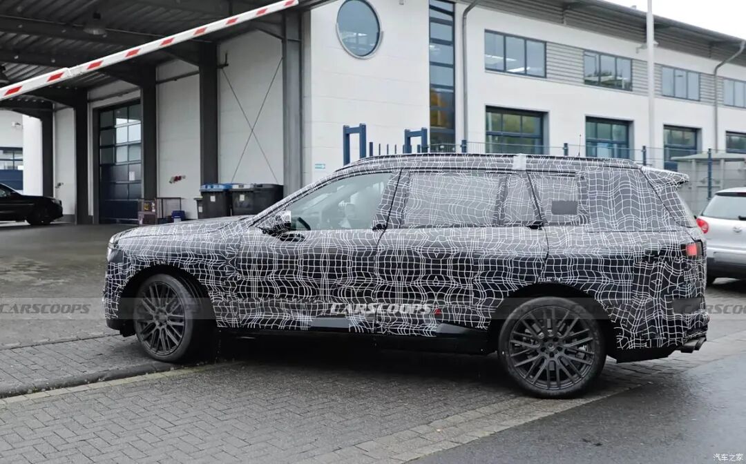 双肾格栅,分体式大灯,V8发动机+48V轻混,动力强劲!