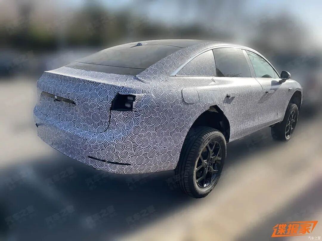 硬派“方盒子”?享界SUV骡车谍照曝光,内饰、底盘大揭秘!