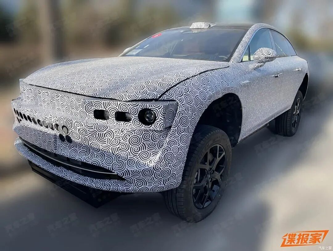 硬派“方盒子”?享界SUV骡车谍照曝光,内饰、底盘大揭秘!