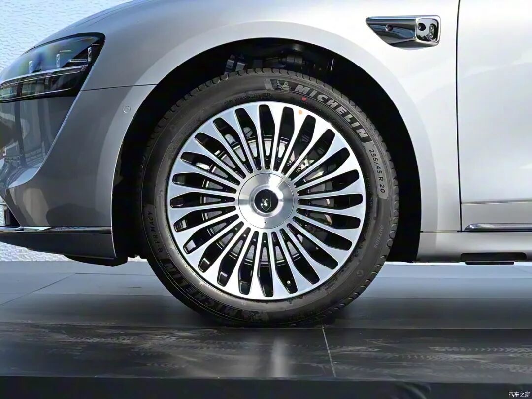 硬派“方盒子”?享界SUV骡车谍照曝光,内饰、底盘大揭秘!