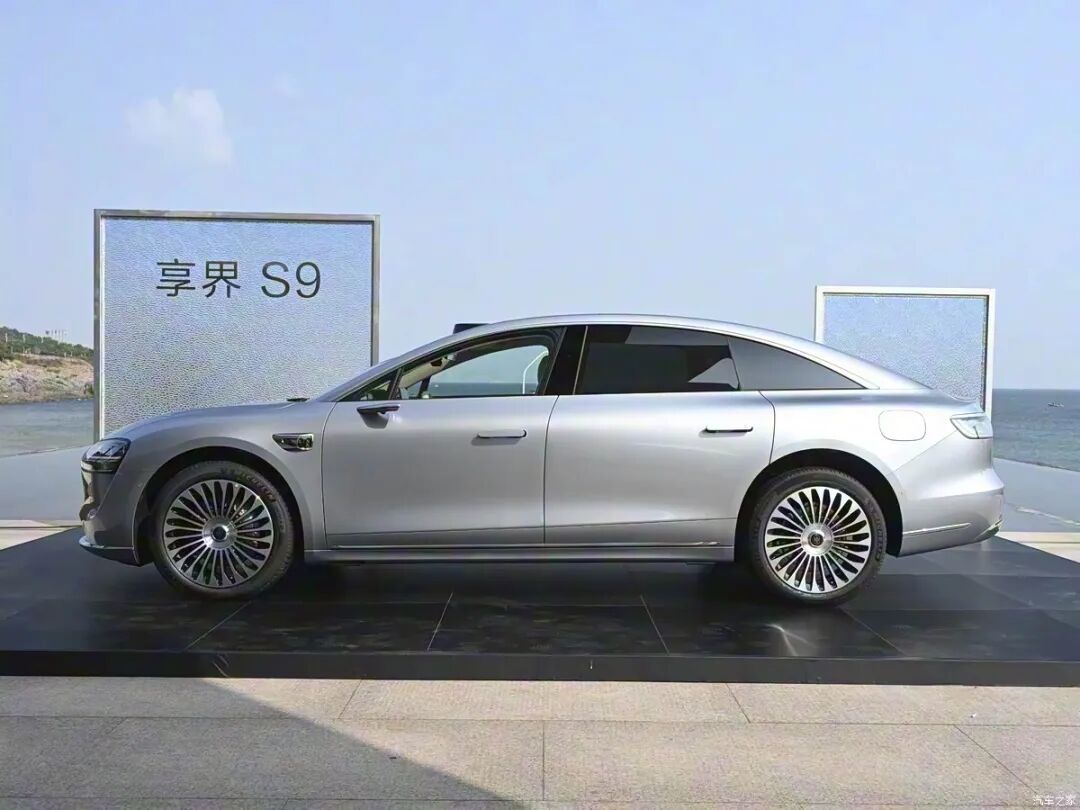 硬派“方盒子”?享界SUV骡车谍照曝光,内饰、底盘大揭秘!