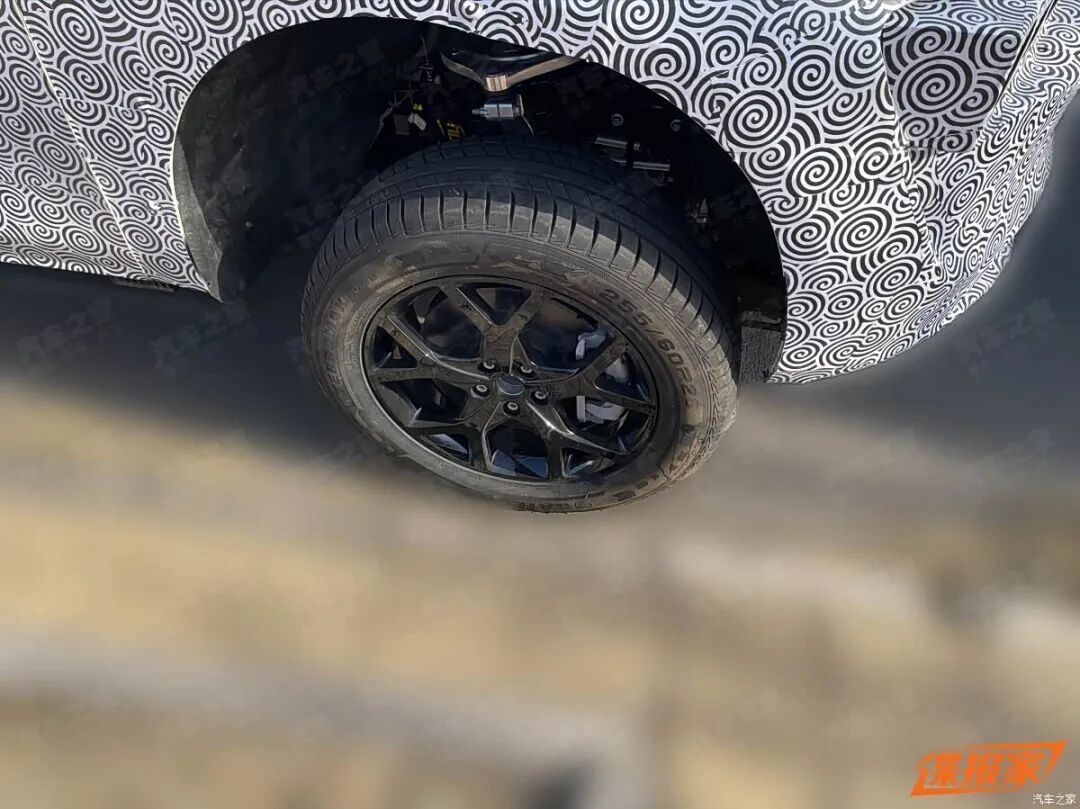 硬派“方盒子”?享界SUV骡车谍照曝光,内饰、底盘大揭秘!