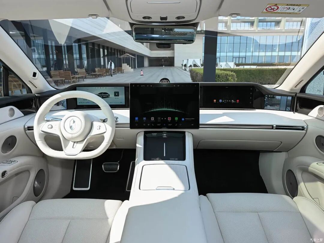 硬派“方盒子”?享界SUV骡车谍照曝光,内饰、底盘大揭秘!