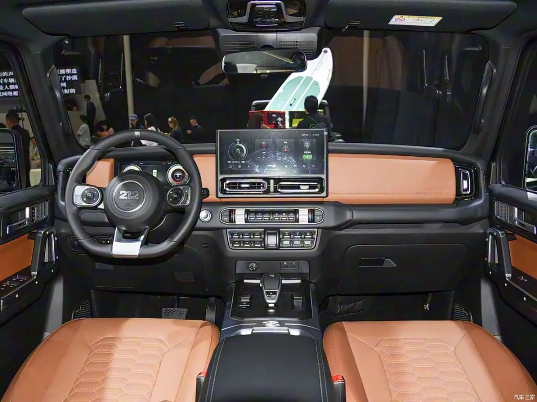 2.0T+8AT、415N·m,原厂涉水850mm,上山下水不在话下!