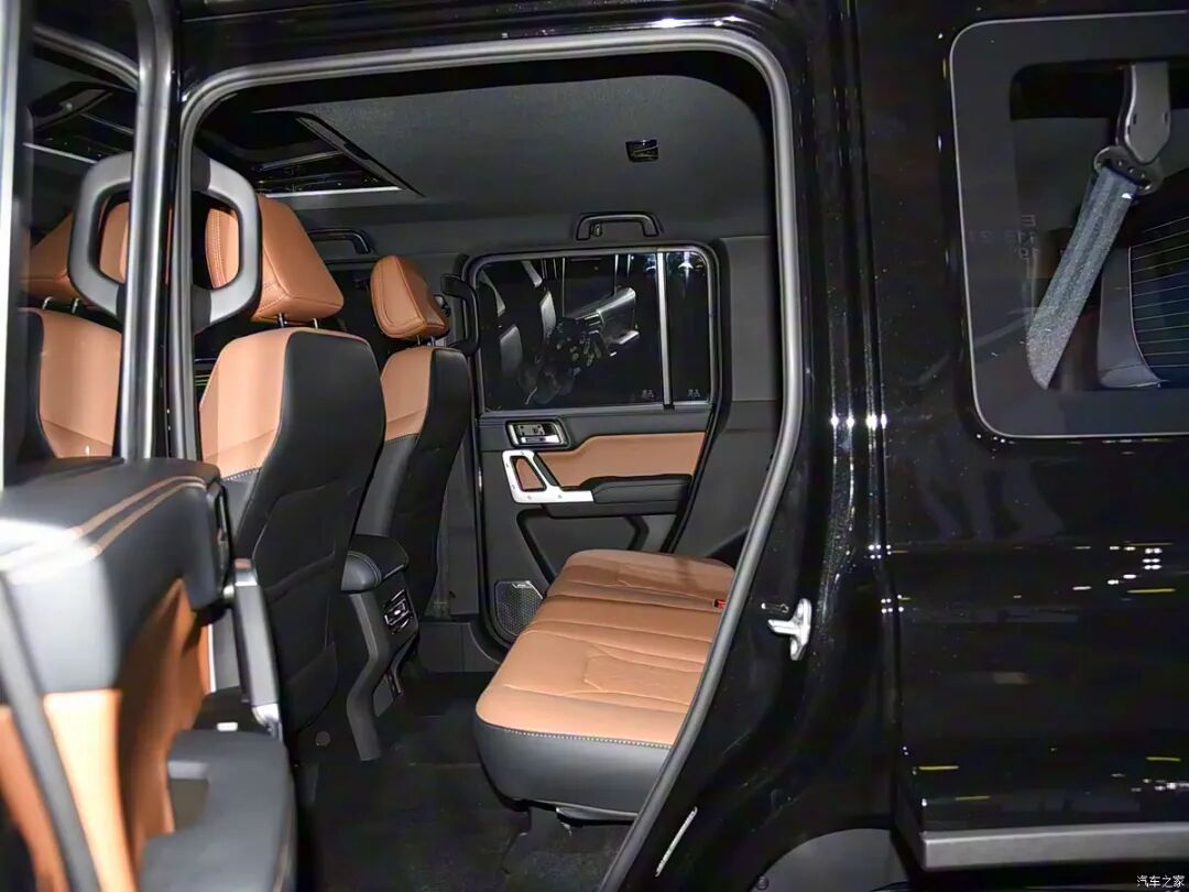 2.0T+8AT、415N·m,原厂涉水850mm,上山下水不在话下!