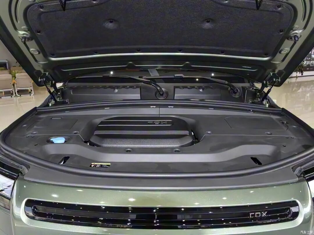 1.5T，空气悬架，电吸门、零重力座椅、后排娱乐屏都有！喜欢“方盒子”的别错过！