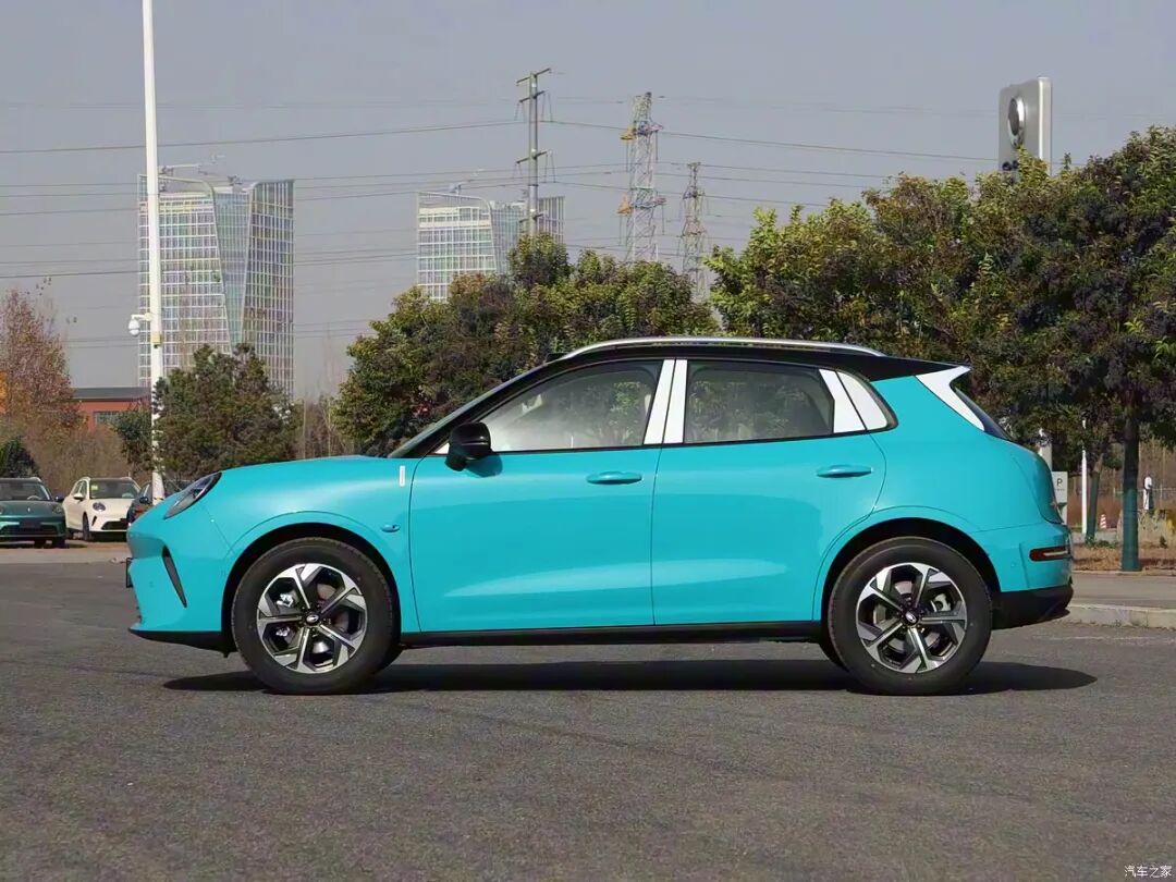 10万块买SUV,1.5T+7DCT,275牛·米,“5”字辈选手“添新丁”!选它还是选元PLUS?