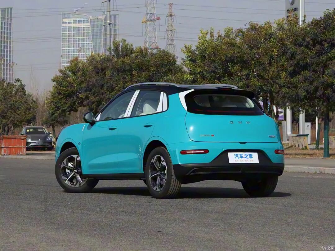 10万块买SUV,1.5T+7DCT,275牛·米,“5”字辈选手“添新丁”!选它还是选元PLUS?