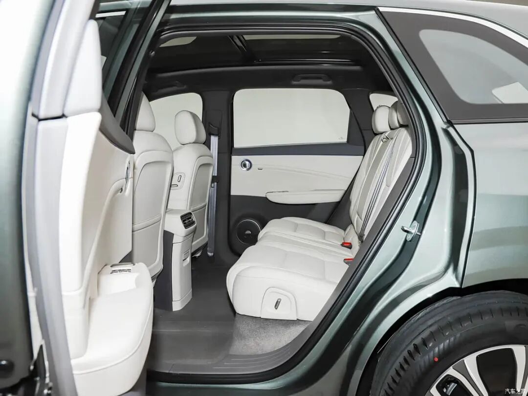 1.5T插混动力,17.88万起买中大型SUV,续航1650km!