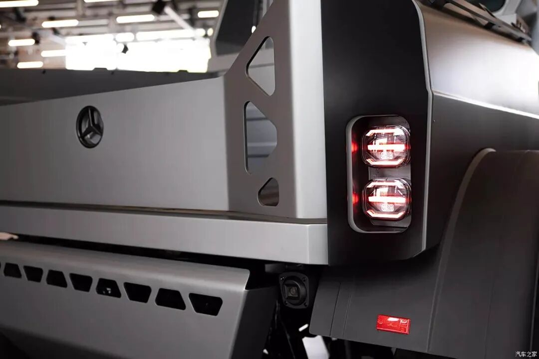 豪华！7.7T、1000N·m，三把锁！这硬核“越野怪兽”谁能顶得住？！