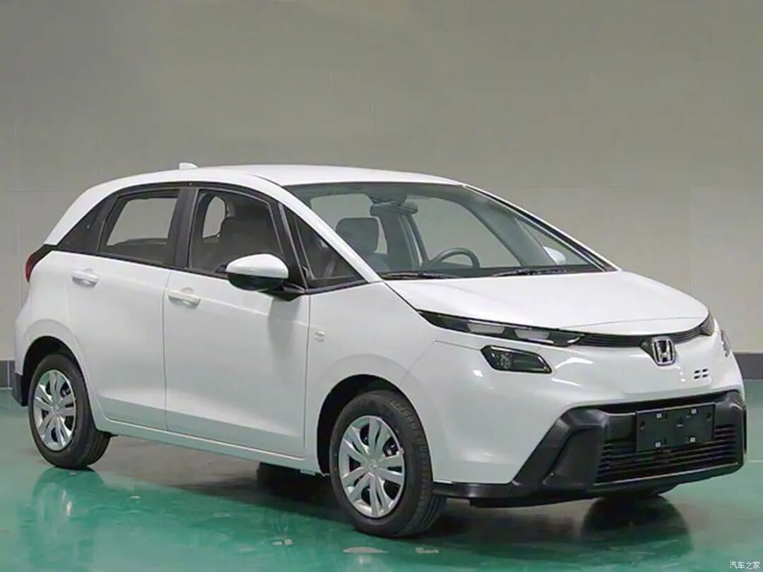 1.5L+CVT，家用小车上新，3种车身颜色可选，坐等价格！