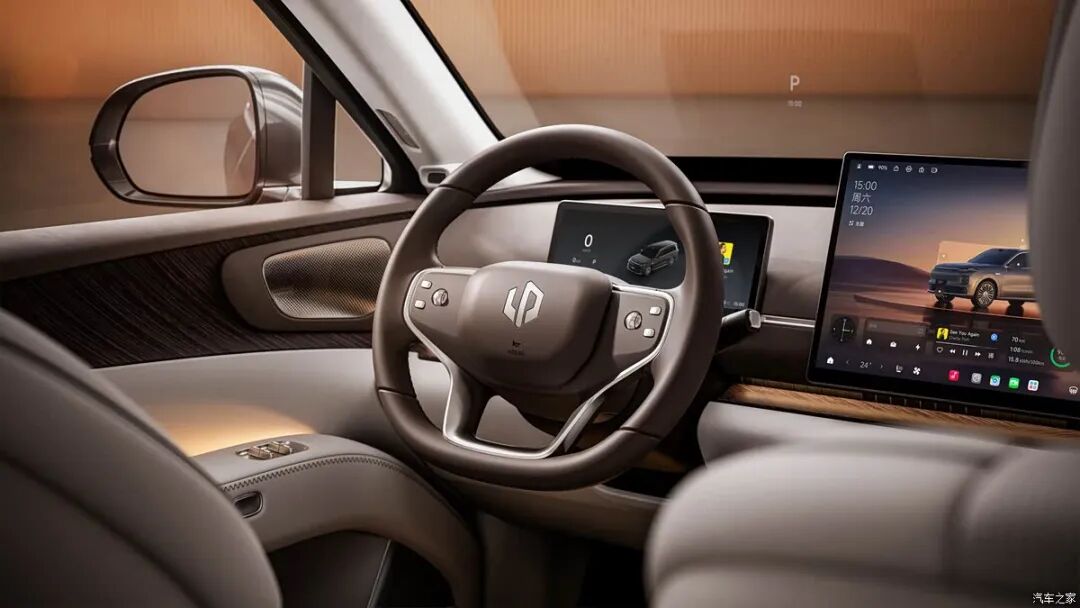 车长超5米2，轴距3米1多，“冰箱、彩电、大沙发”，还有3.6米级圆规掉头！