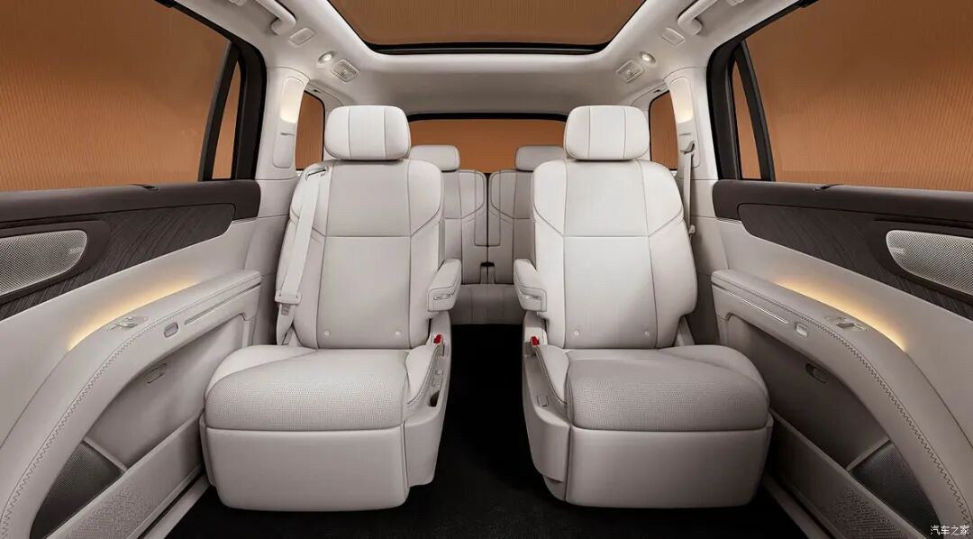 车长超5米2，轴距3米1多，“冰箱、彩电、大沙发”，还有3.6米级圆规掉头！